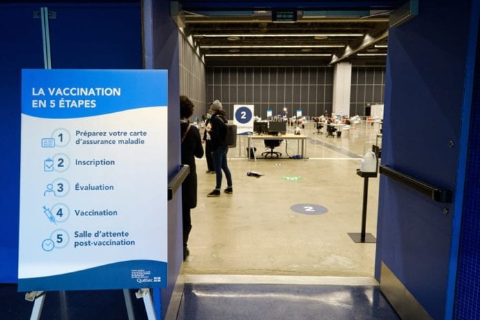 Vaccination au Palais des Congrès